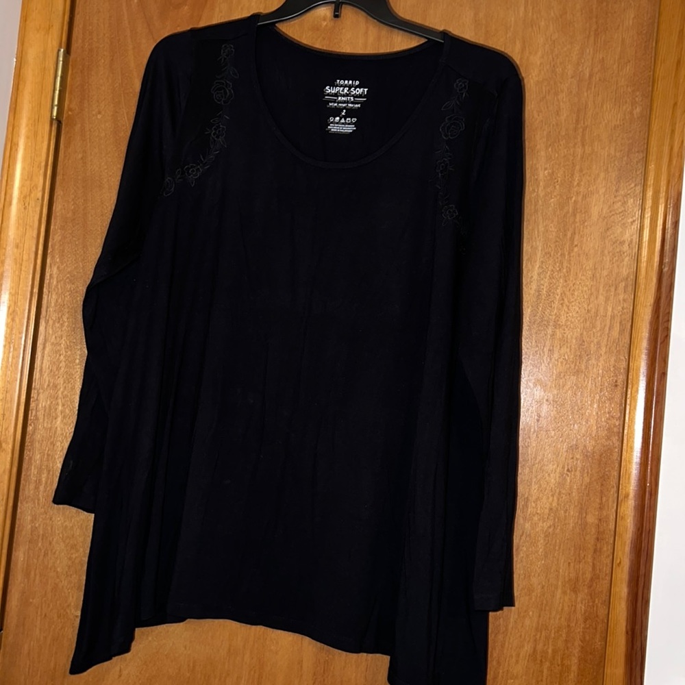 Long Sleeve Black Plus Size Top with rose lace on the sleeve!
